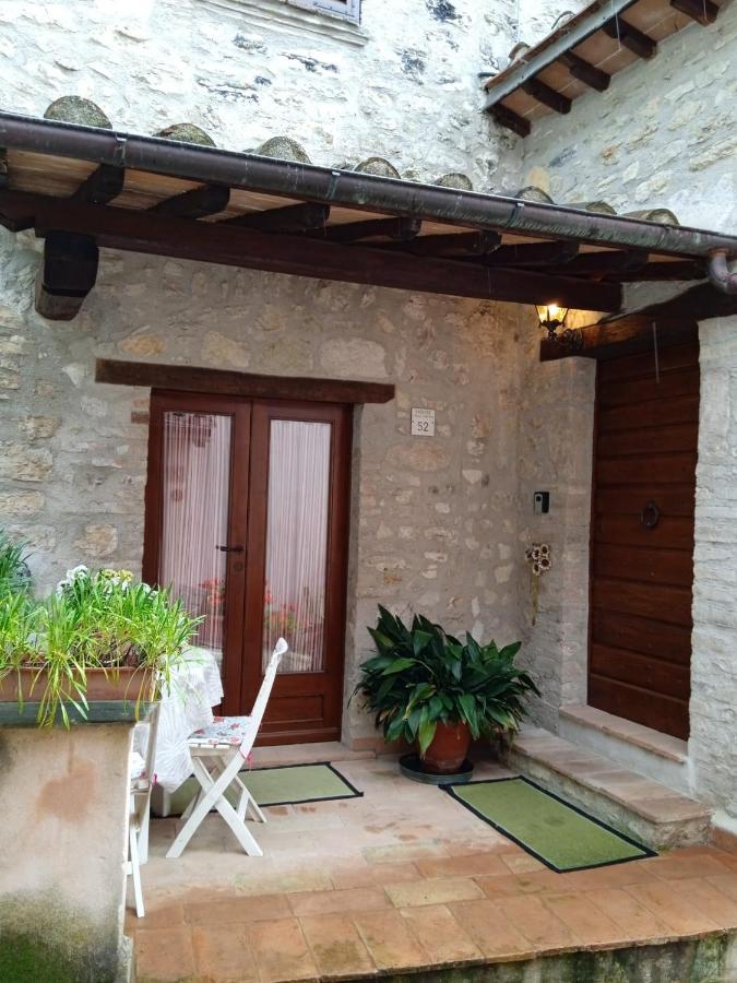 Appartamento Storico A Valle San Martino Di 斯波莱托 外观 照片