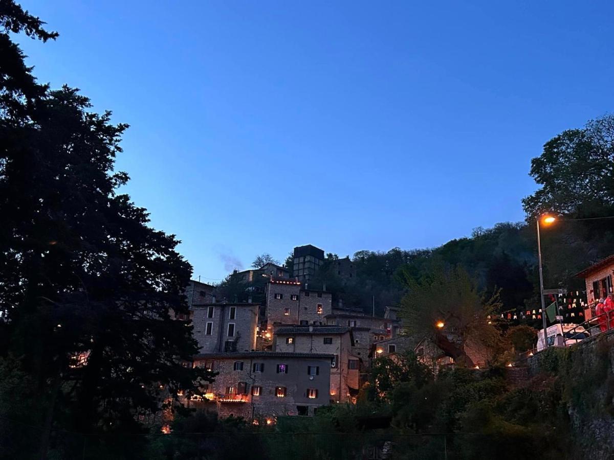 Appartamento Storico A Valle San Martino Di 斯波莱托 外观 照片