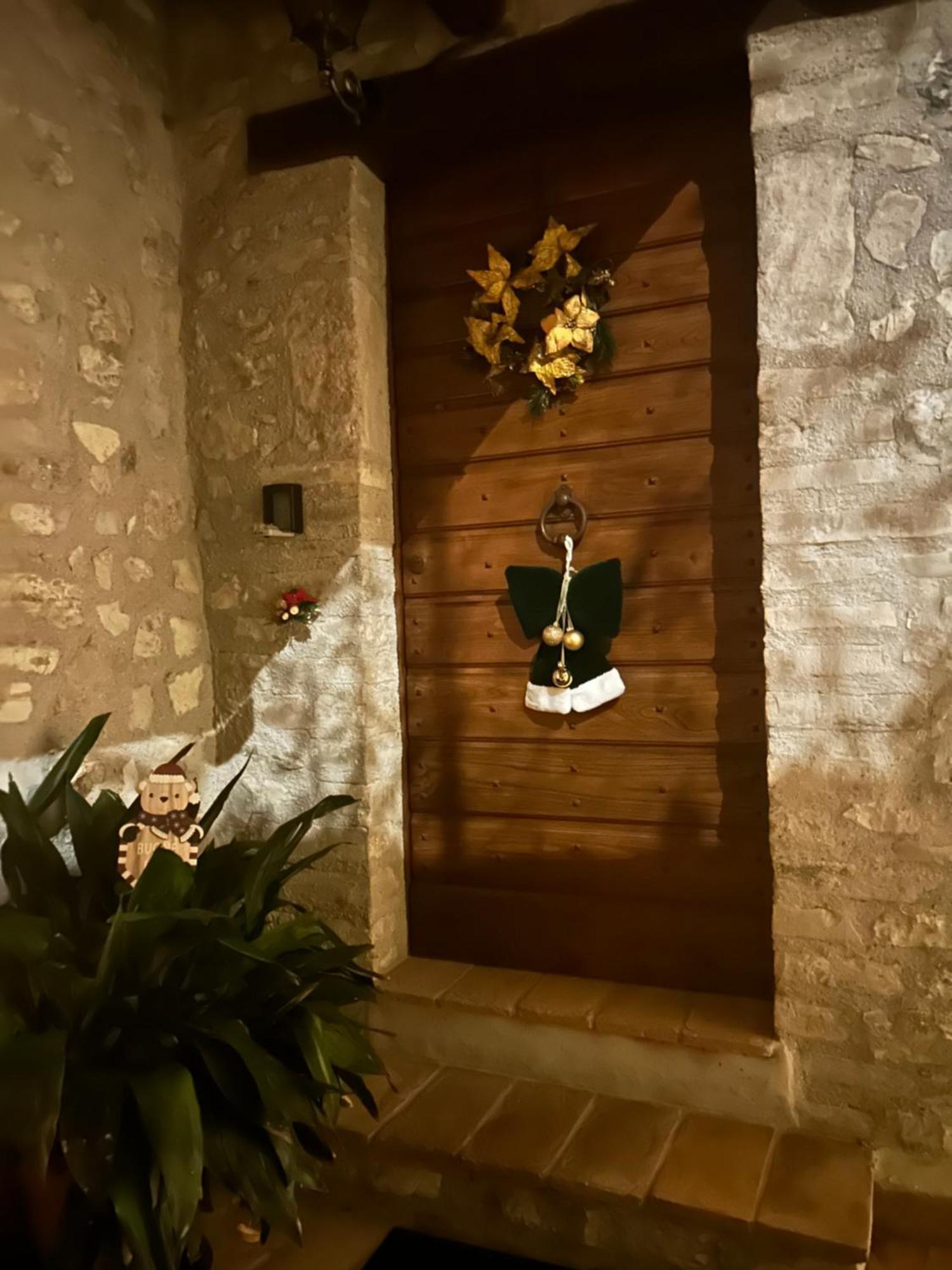 Appartamento Storico A Valle San Martino Di 斯波莱托 外观 照片