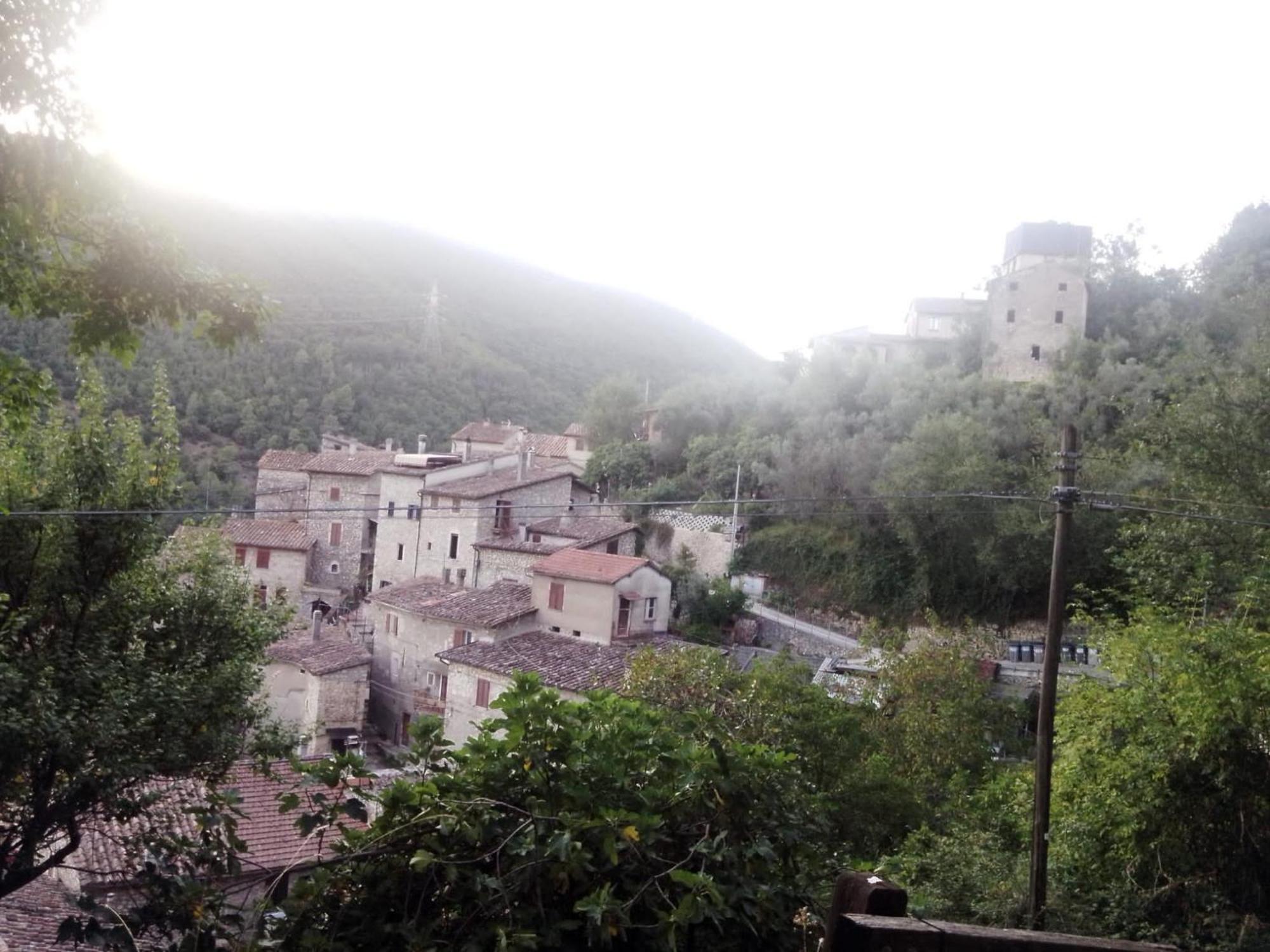 Appartamento Storico A Valle San Martino Di 斯波莱托 外观 照片
