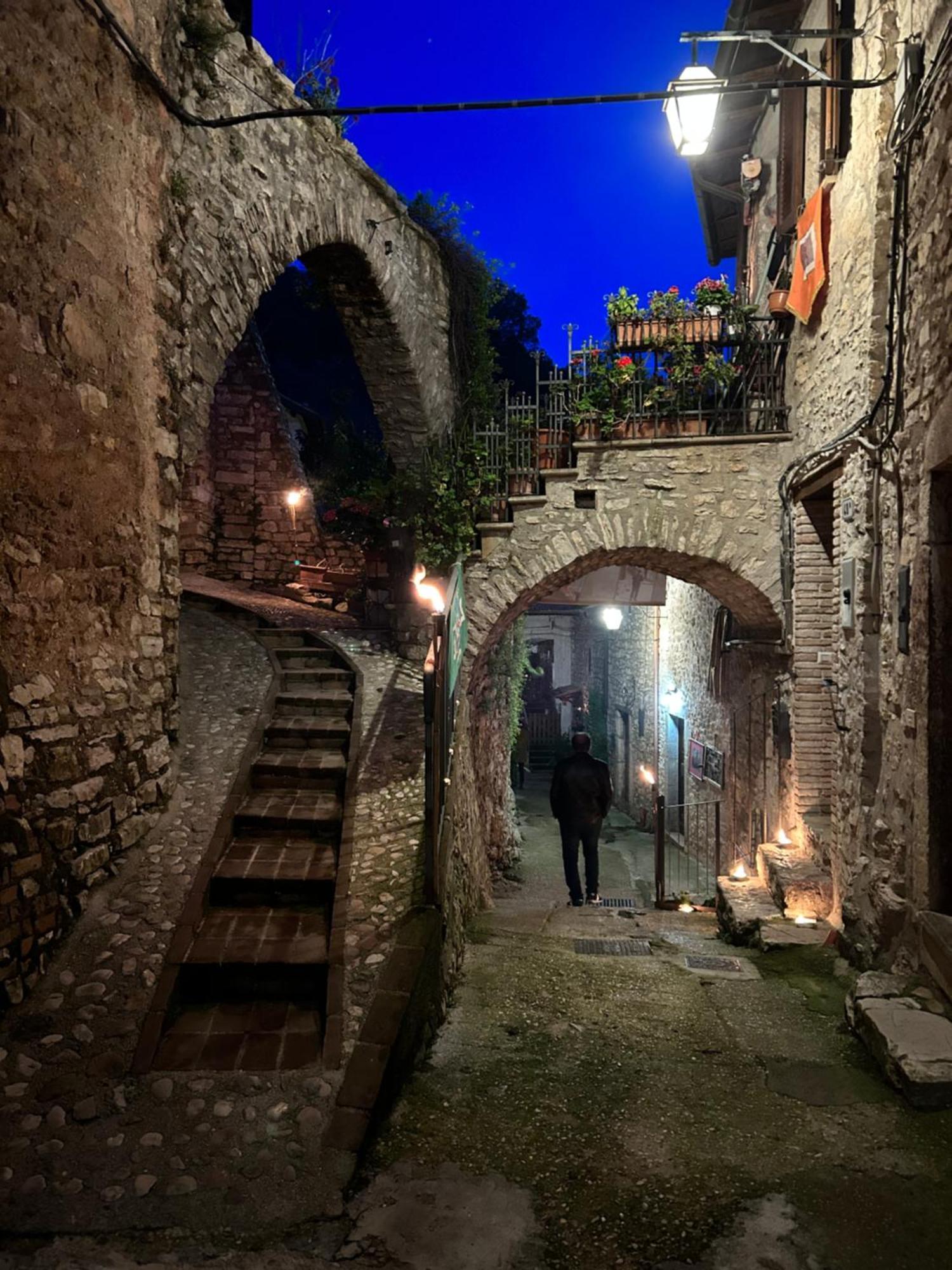 Appartamento Storico A Valle San Martino Di 斯波莱托 外观 照片