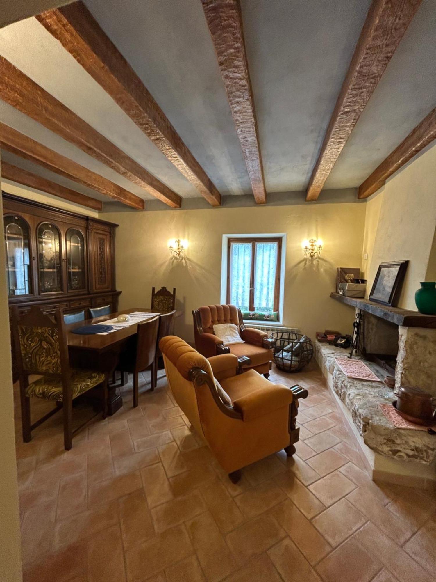 Appartamento Storico A Valle San Martino Di 斯波莱托 外观 照片