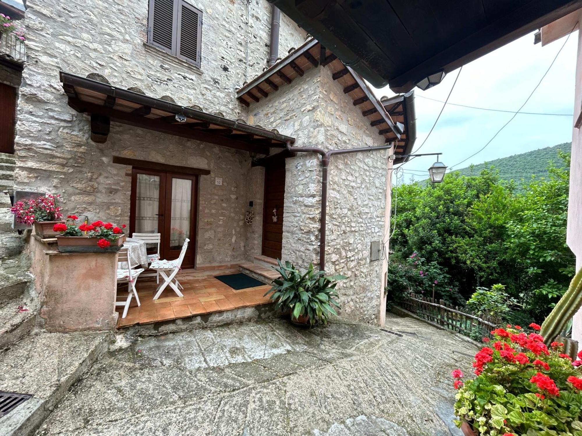 Appartamento Storico A Valle San Martino Di 斯波莱托 外观 照片