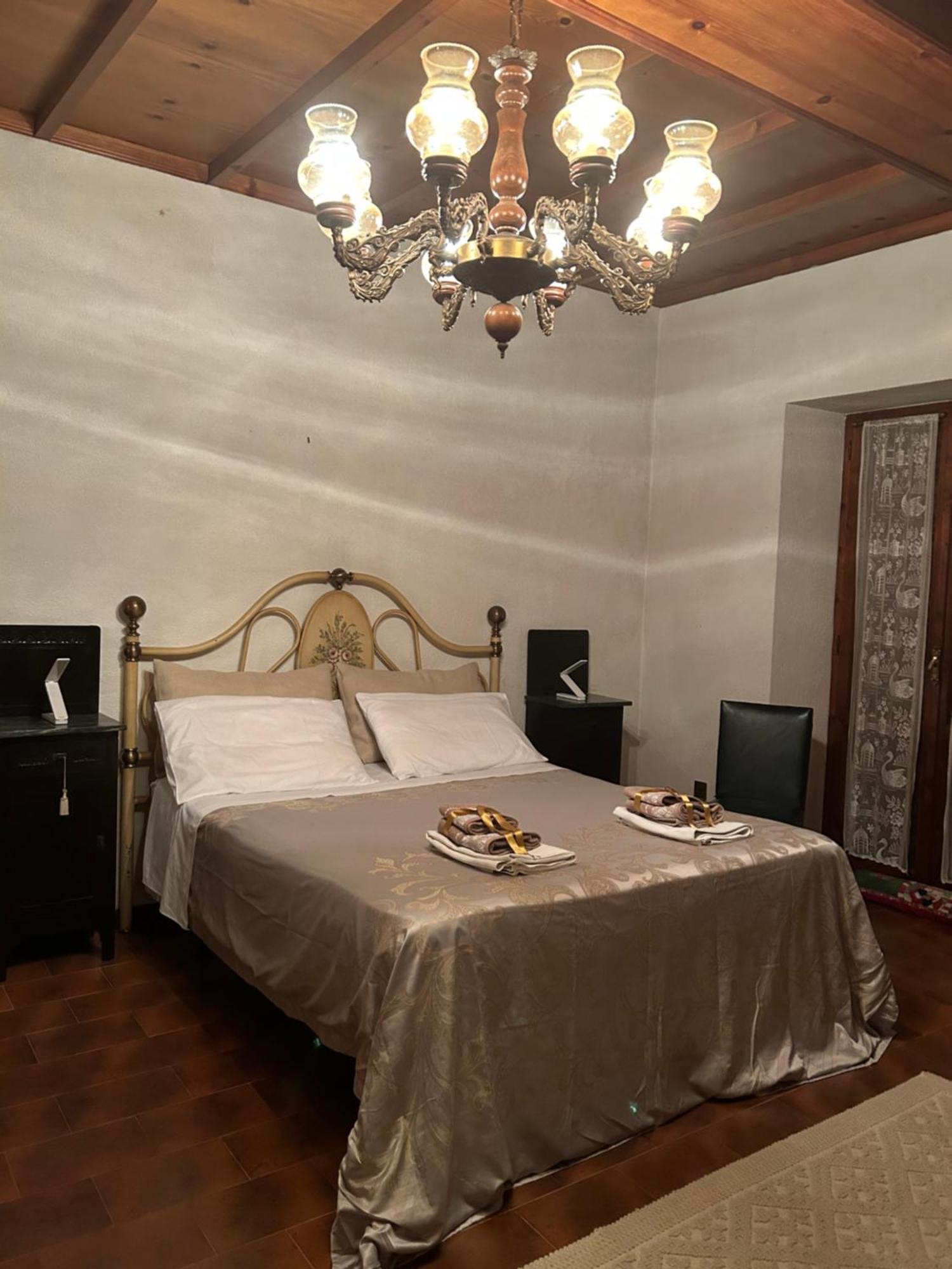 Appartamento Storico A Valle San Martino Di 斯波莱托 外观 照片